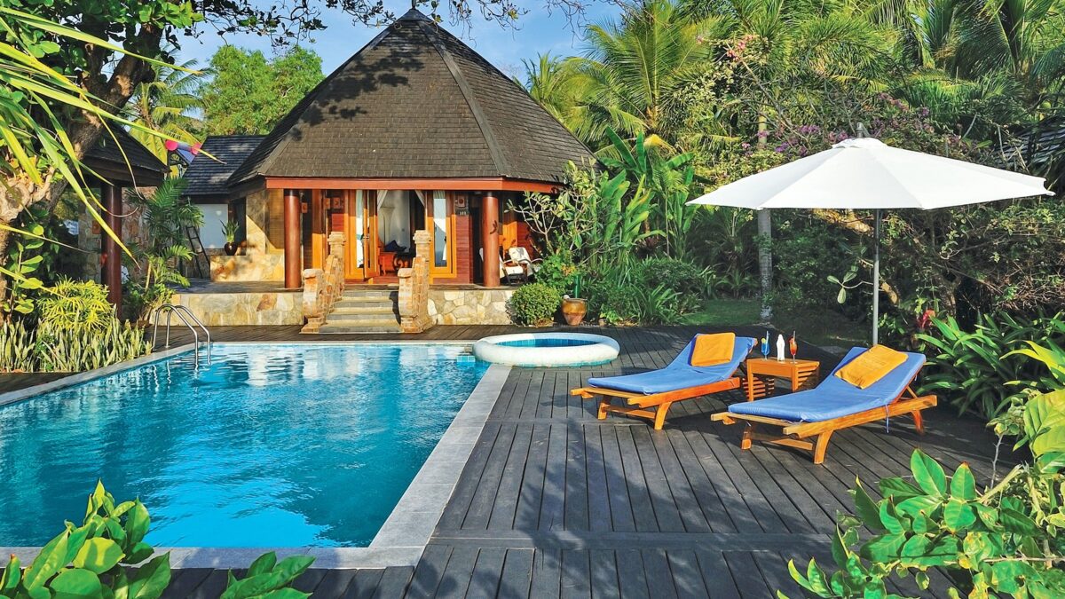 beach pool villa